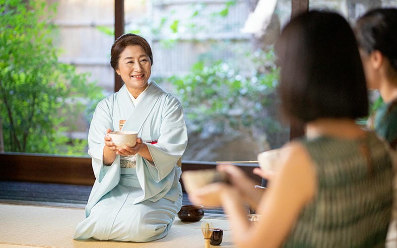京都で楽しむ着物レンタルと茶道体験のセットプラン