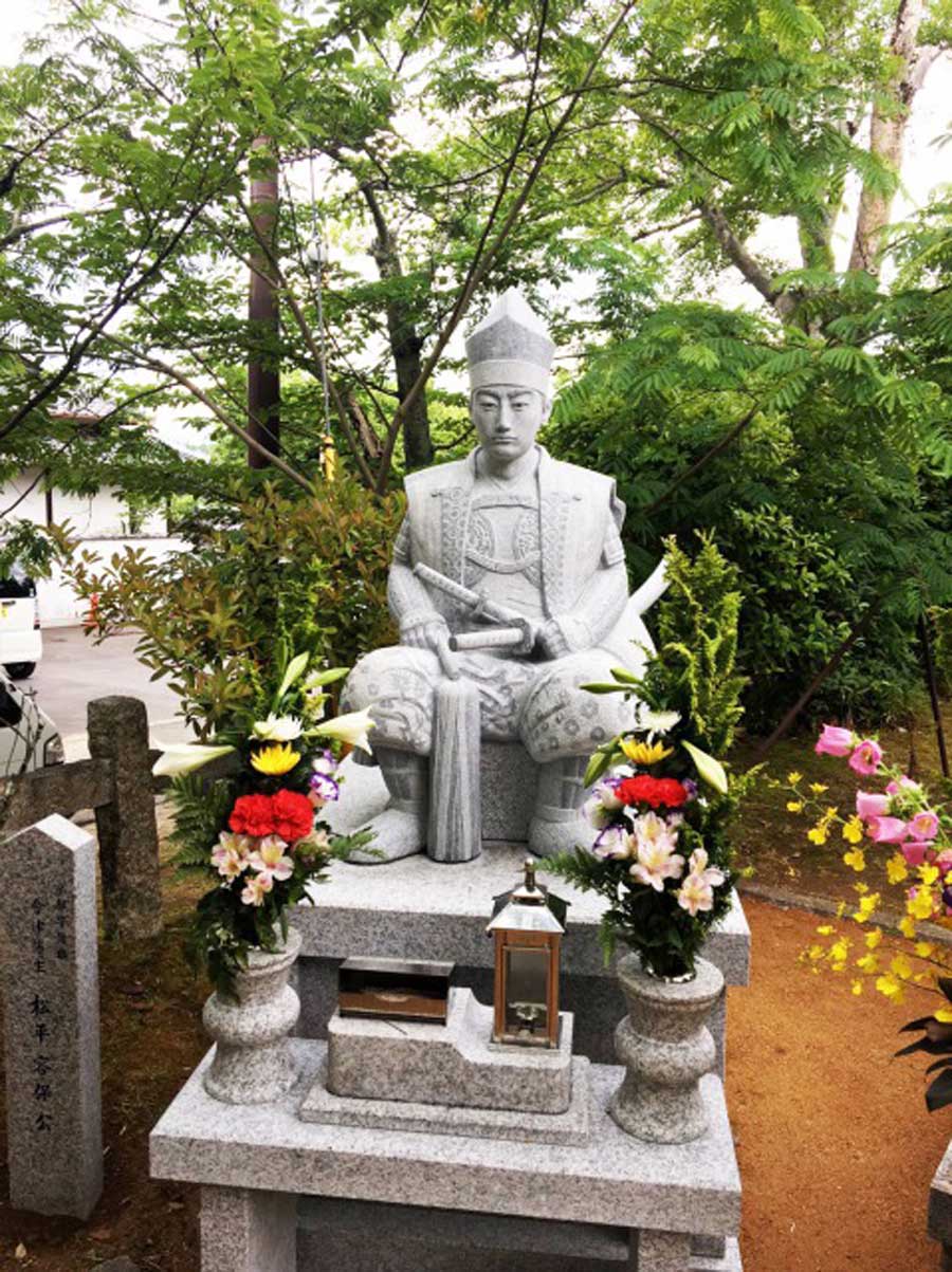 松平容保公 まつだいらかたもりこう の像 京都着物レンタル夢館五条店