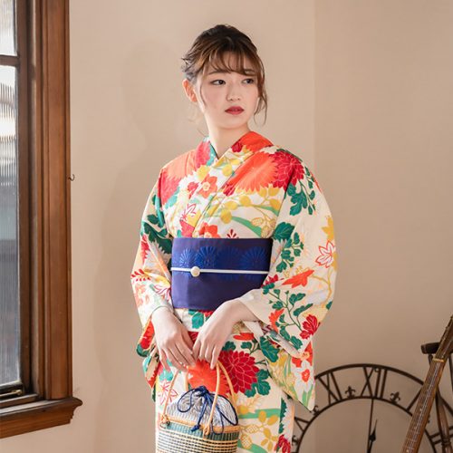 ベージュ菊と秋草